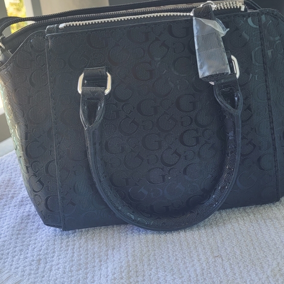 Guess purse - Picture 3 of 8